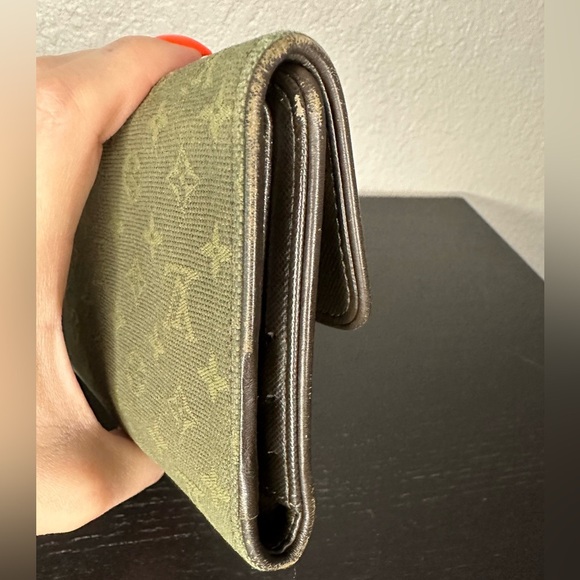 Louis Vuitton Olive Monogram wallet-EUC- - Picture 5 of 6